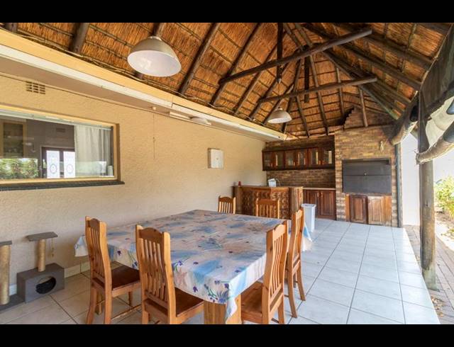 6 BEDROOM HOUSE FOR SALE IN BRACKENHURST